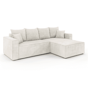 Sofa narożna Cori kremowy, ujęcie pod kątem na białym tle. Akcent na proporcje i detale mebla.